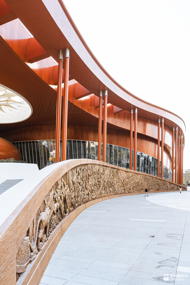 先睹为快！深圳巨型新地标启用，就在明天！