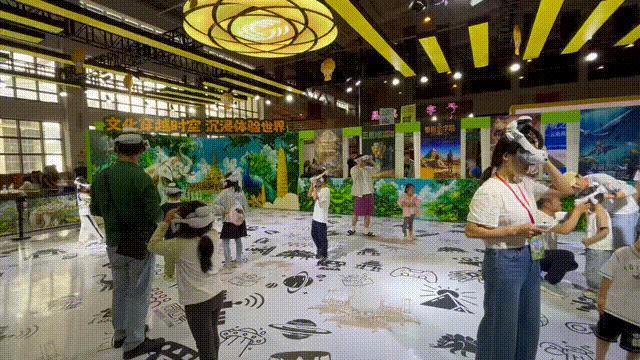 创意云南文博会“中国好礼・金茶花体验区”解锁文化消费新体验