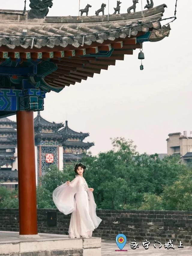 着汉服拍照打卡点！来西安城墙的正确打开方式