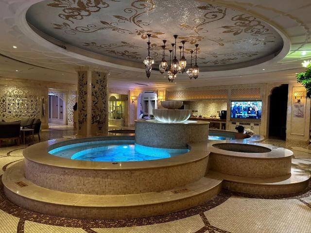 一年花费上万，年轻人迷上“澡堂子”