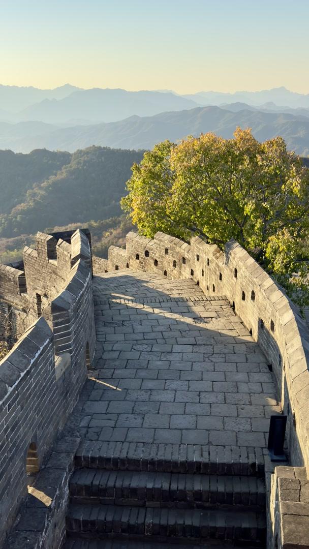 河北滦平：晚秋长城景如画