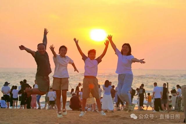 人挤人！一回头就脸贴脸！清晨5点，日照这里“长”满了人！