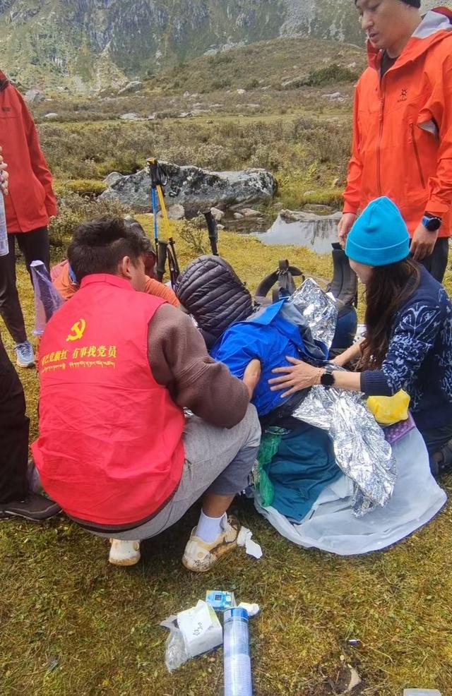 女子高反失温获接力救援