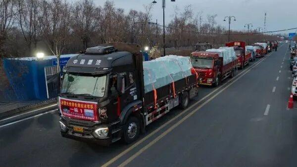 27米冰雕黄鹤楼，突然爆火！网友瞬间沸腾