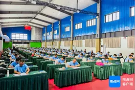 2024年第20届乒乓球国家级裁判员考试在万宁举行图片