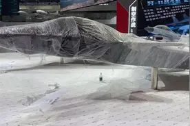 歼-20新型号在珠海航展曝光图片