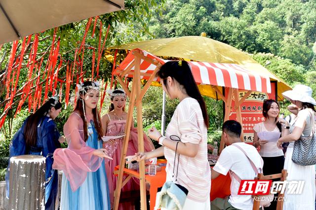 国庆游张家界|黄龙洞景区：综艺潮玩欢乐多