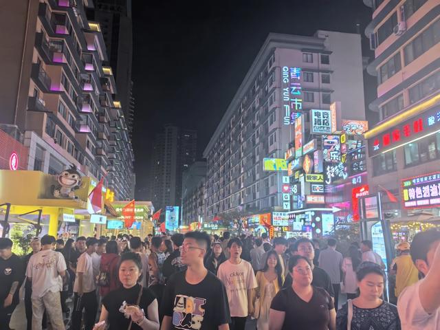 国庆中秋畅游贵州 | 长假逛吃美食：解锁地道黔味的N种方式