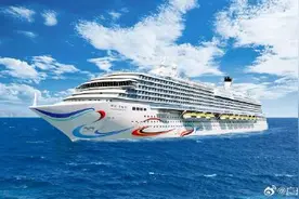 国产大型邮轮“爱达·花城号”正式命名图片