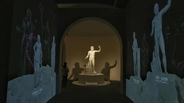 首日人人人！古罗马众神“空降”上海！不出沪看131件稀世珍品！打卡攻略→