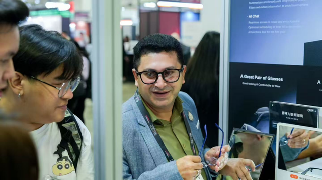 从中国到新加坡，AI眼镜如何破圈？