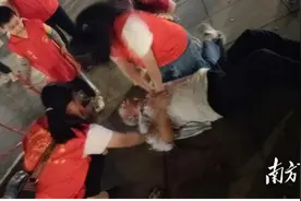 这些照片很“糊”，但高州好人救人的身影很帅！图片