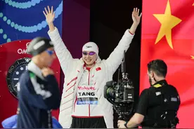 站上领奖台！唐钱婷夺得世锦赛女子100米蛙泳铜牌图片