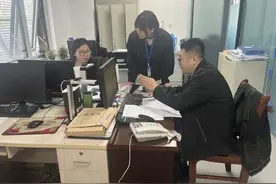 便民举措暖人心，异地退费更“易办” 今年以来，岱岳区共为群众办理社保异地退费业务149笔图片