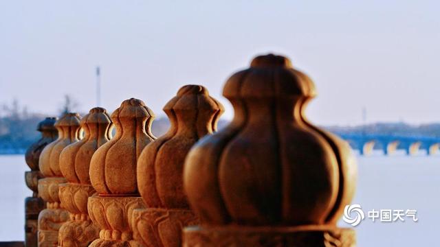 颐和园十七孔桥再迎金光穿洞 为冬日增添一抹亮色