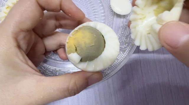 鸡蛋这么吃太过瘾了！简单几步做成“花篮”，仪式感十足！