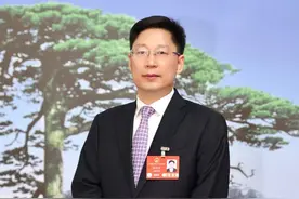2025听两会｜全国人大代表刘玉杰：勇当皖北全面振兴排头兵图片