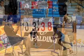 😱前全美四星高中生哈特为赶飞机102-18打懵CBA选秀球员庄战图片