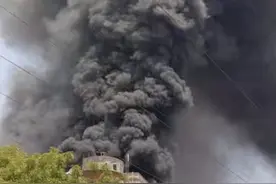 一客机在印度坠毁 机上搭载逾百人图片