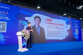 AI与大数据的交融：小易智联引领企业智脑新纪元图片