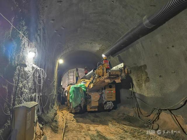 贵州在建最大水利工程宣威水库每天保持3500立方米的开挖强度