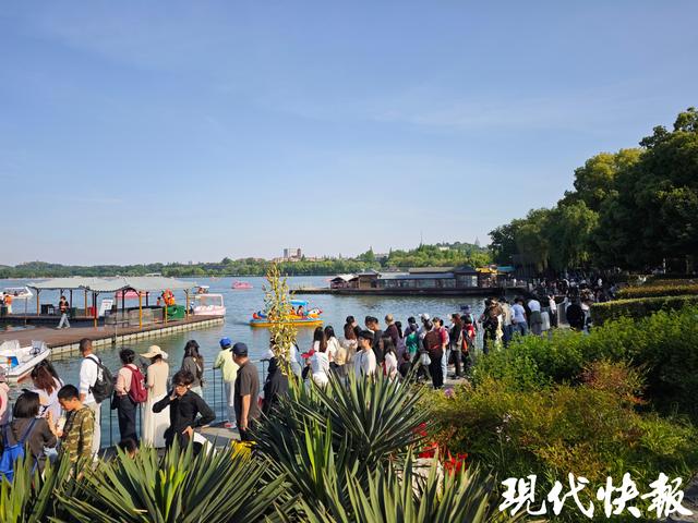 “五一”首日南京开启“人从众”模式，烟火气与文化味拉满