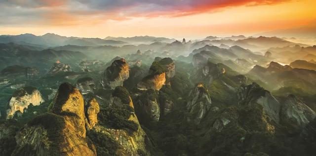 立秋，开启桂林秋季之美丨秋风染山水，峰丛浅淡装