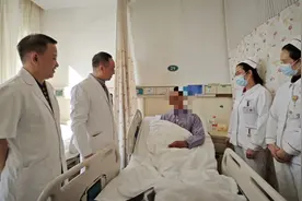 男子肝脏上长了10.9厘米巨大肿瘤，这项技术介入治疗成功切除图片