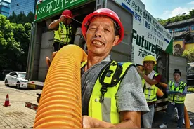 高温下的坚守|化粪池清掏工 为城市洁净不言苦图片