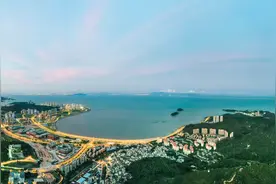 赵适剑：三年内实现规上工业总产值超千亿元图片