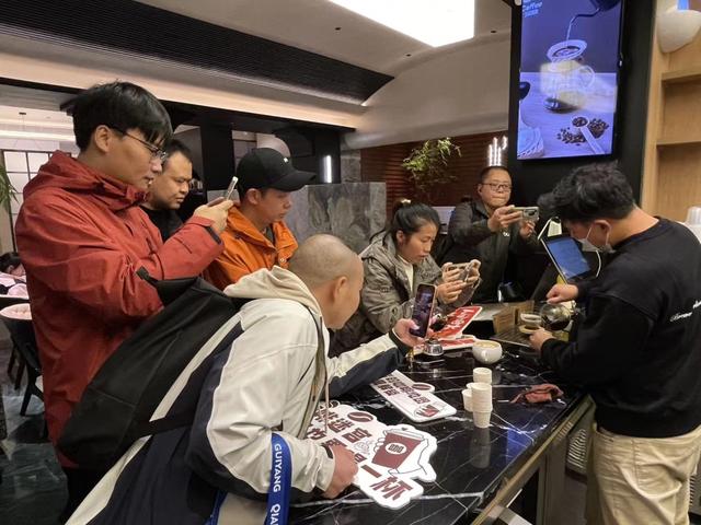 “行走文脉心旅 寻美云岩咖香”主题活动举行