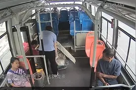 “这个公交女司机心眼真是好，我要为她点赞！”图片