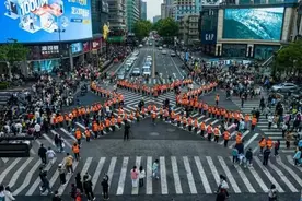 五四，五光十色做青年 姜军：青春的颜色图片