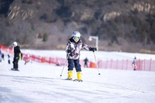 绝美！北京“蓝调”冰瀑奇观，惊艳亮相 | 周末京郊微度假