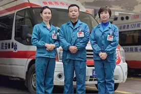 120接诊遇精神病患者发作 医务人员齐心化危机图片