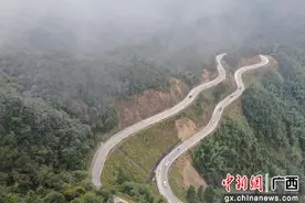 桂林桂花文化旅游季车主游临桂自驾游车队来到黄沙瑶族乡图片