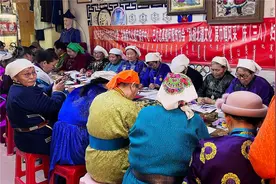 多彩活动庆“三八”图片