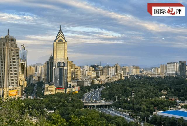 国际锐评丨新疆何以成为越来越多人的“诗和远方”？