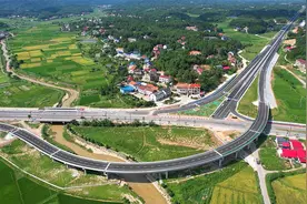 绕衡山、跨湘江 湖南再添一条高速公路图片