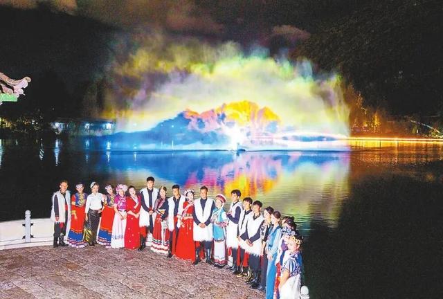 丽江：“文化+科技”激活国庆中秋市场 夜游新场景引客流连