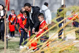 “更要做种树者” | 人民论坛图片