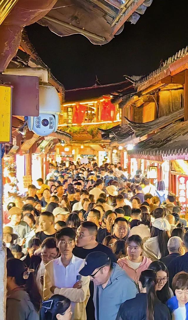 约满！售罄！创历史新高！这个国庆，昆明太火爆！