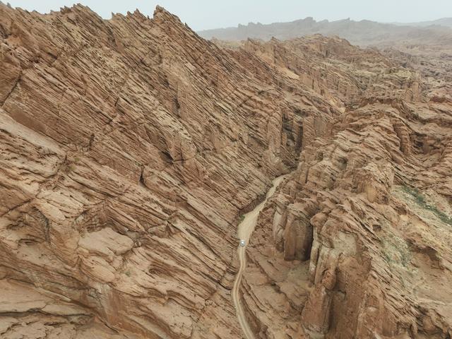新疆独库公路正值旅游旺季