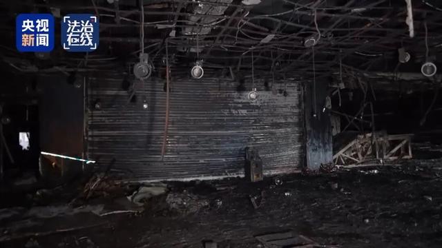 百货大楼里16死39伤！负1层大火，遇难者竟全在5层，细节披露→