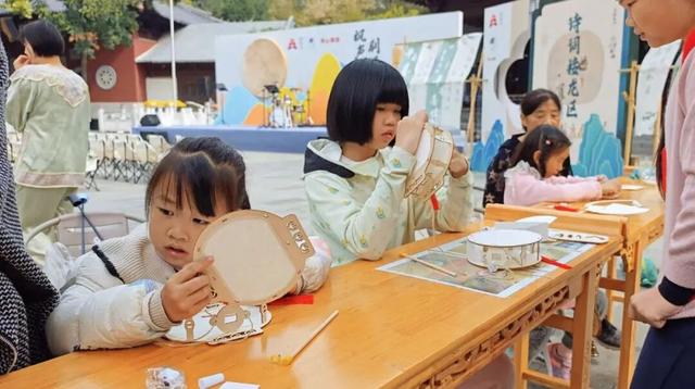 “今天我去栖霞山了！”