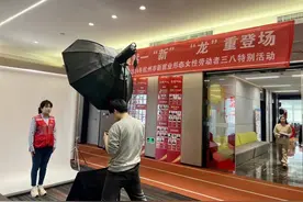 遇见一个更美的自己，不施粉黛的“女汉子”变“女神”图片