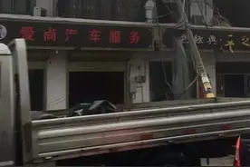 江苏宿迁遭遇龙卷风 居民：窗户玻璃破碎，有彩钢瓦屋顶被吹掀图片