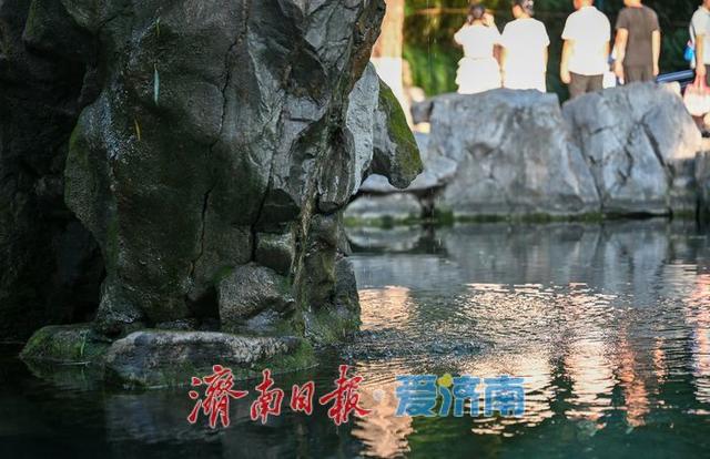 一年四季 泉在济南丨“月牙飞瀑”将再现！月牙泉喷涌箭在弦上