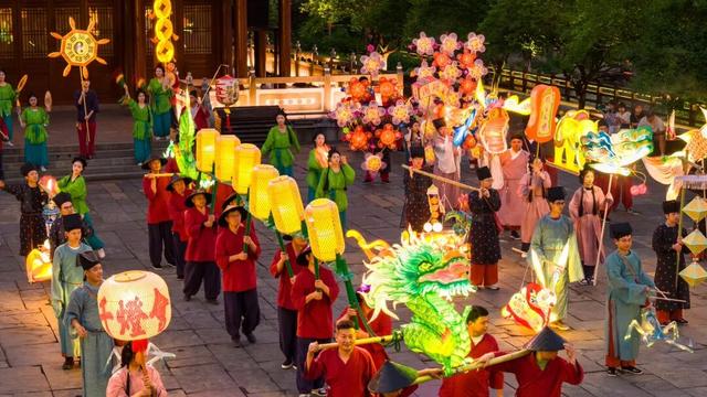 中国文化报｜“趣”上饶 晒个秋
