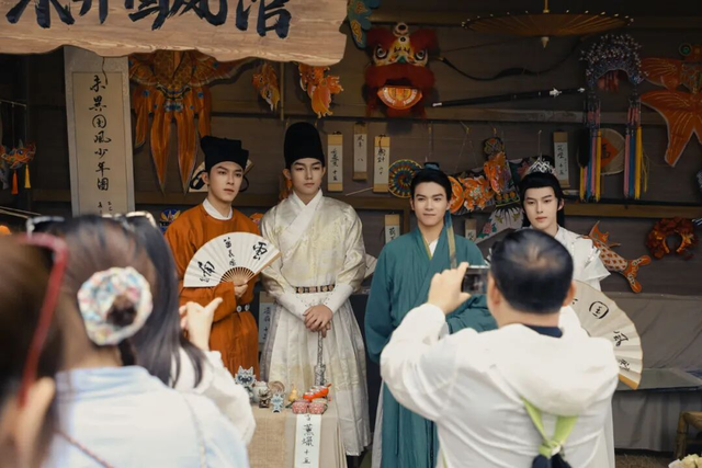 10月1日-8日 昆明福保半岛丰收艺术节有玩场